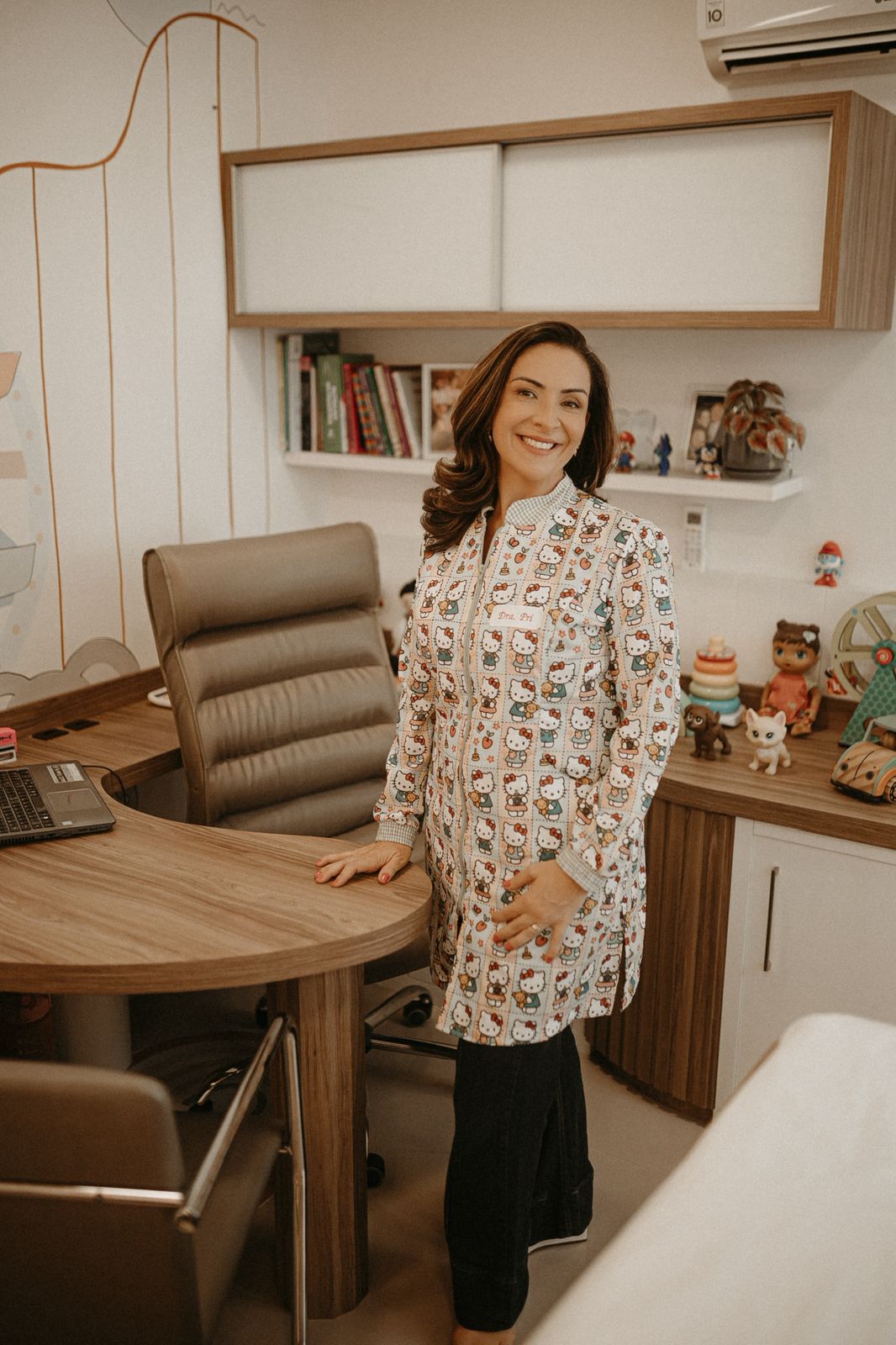 Dra. Priscila Pires no consultório